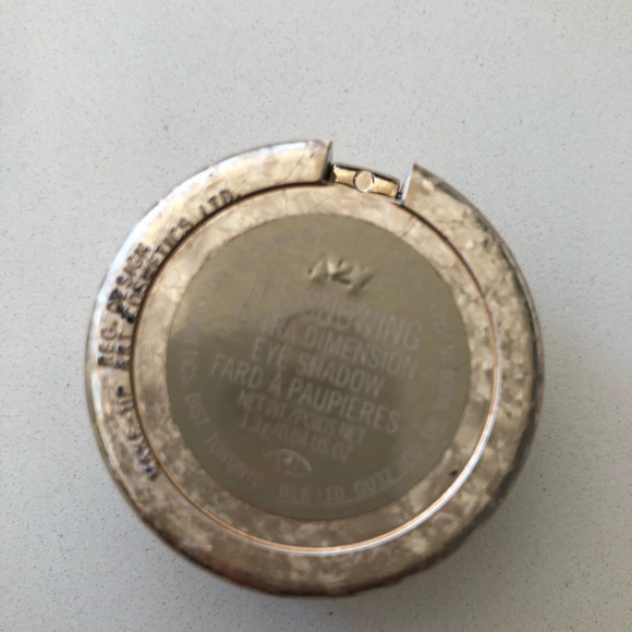 MAC snowball collection it’s snowing eyeshadow - Picture 5 of 5